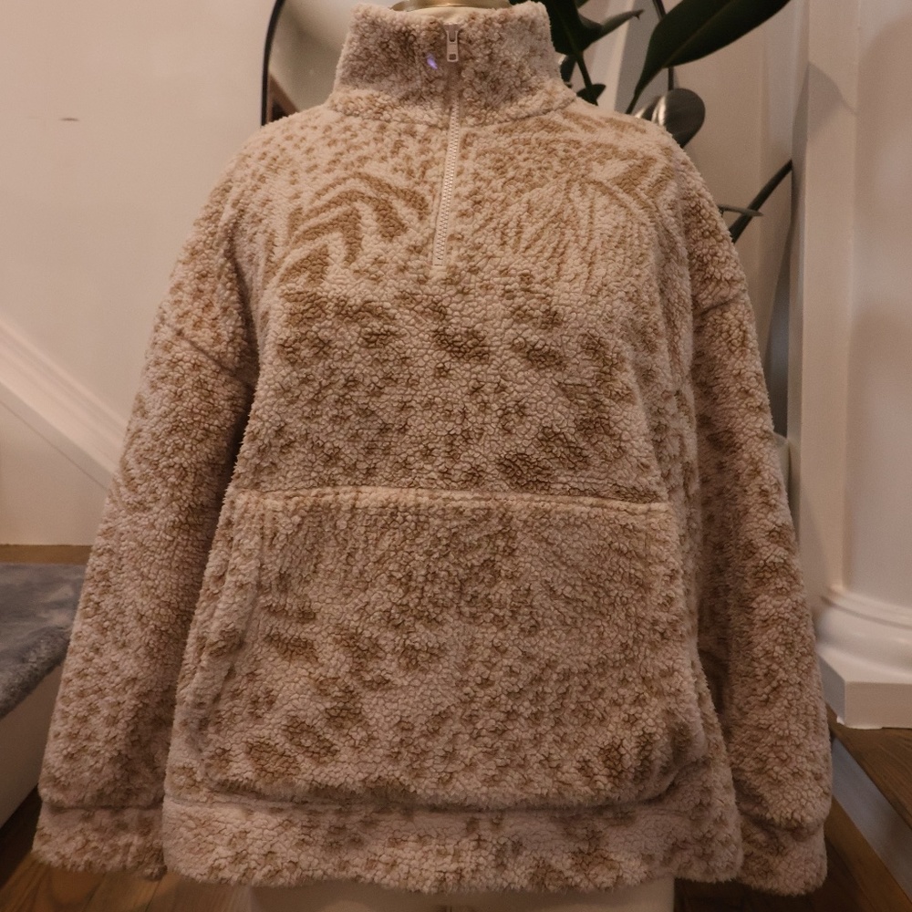 American Eagle fleece sweater size small